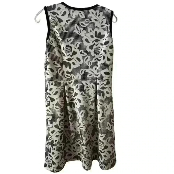 Enfocus Studio Women's Size 8 Black & White Floral Fit & Flare Dress - Picture 2 of 8